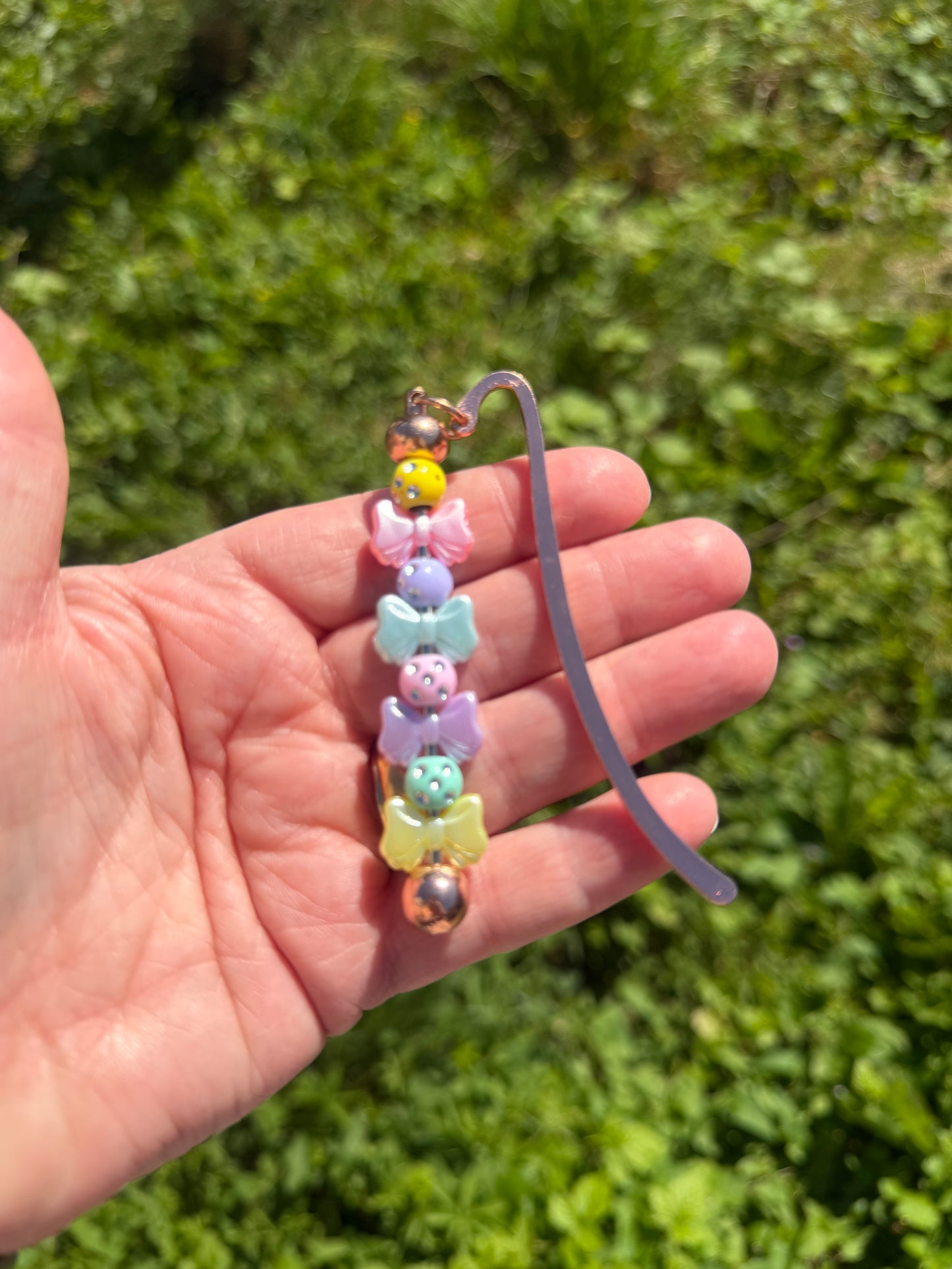 Beaded bookmark pastal bows