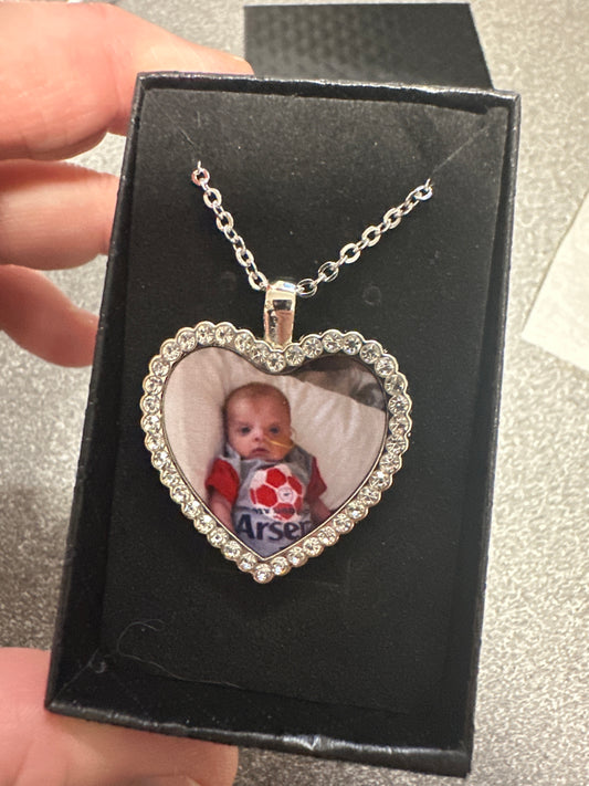 Photo heart necklace 25 inch chain photo of family love ones , zinc alloy necklace