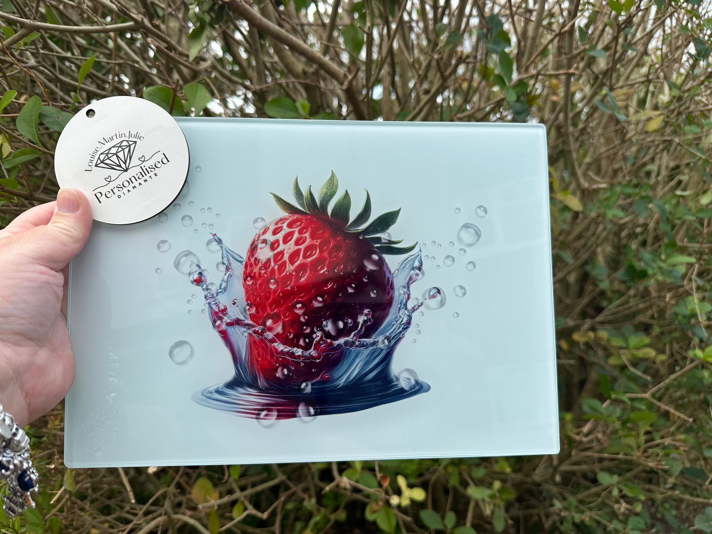 Splash strawberry A4 glass chopping board