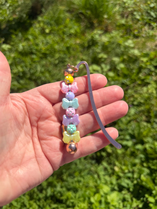 Beaded bookmark pastal bows