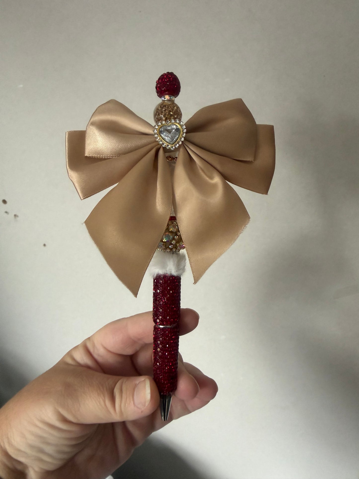 Luxury Red and Gold bow pen